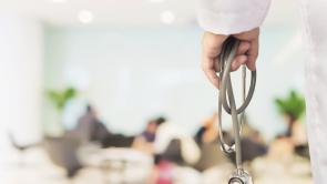 Equiparació salarial de metges i infermeres de la sanitat concertada de primària amb la dels hospitals
